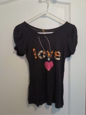 Black "Love" Graphic Tee with Studded Pink Heart sleeves are so cute